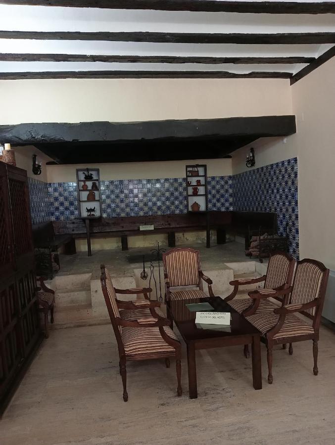 קובארוביאס Hotel Nuevo Arlanza מראה חיצוני תמונה