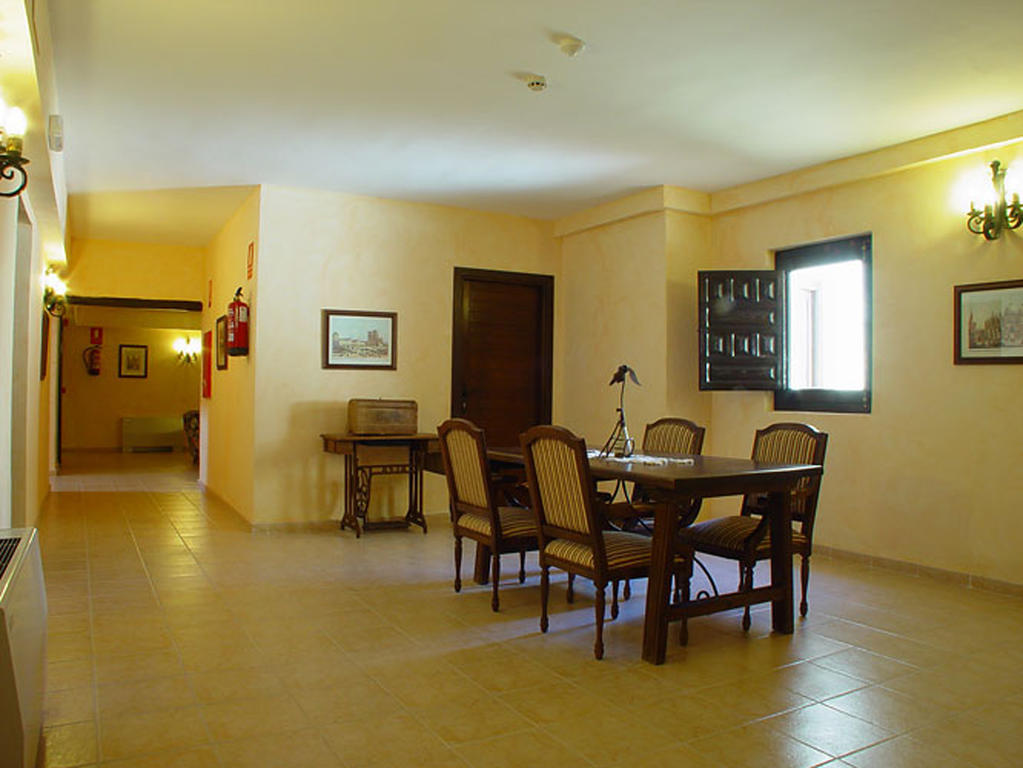 קובארוביאס Hotel Nuevo Arlanza מראה חיצוני תמונה
