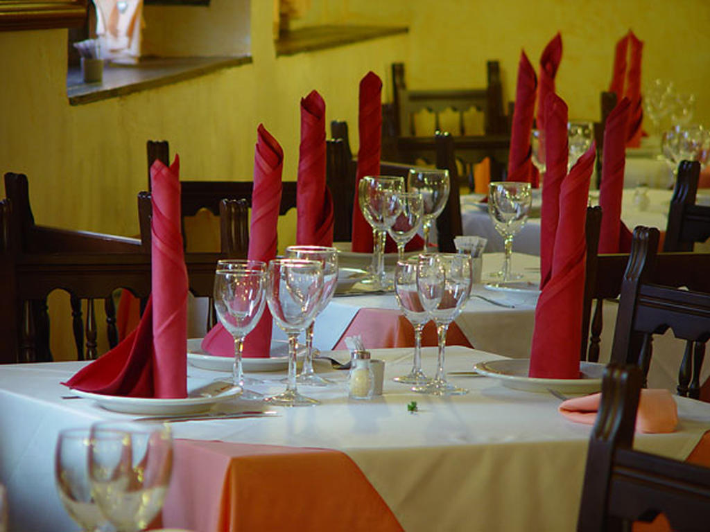 קובארוביאס Hotel Nuevo Arlanza מראה חיצוני תמונה