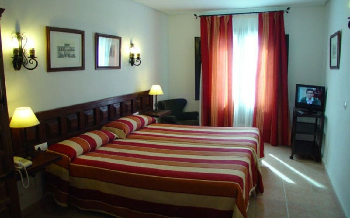 קובארוביאס Hotel Nuevo Arlanza מראה חיצוני תמונה